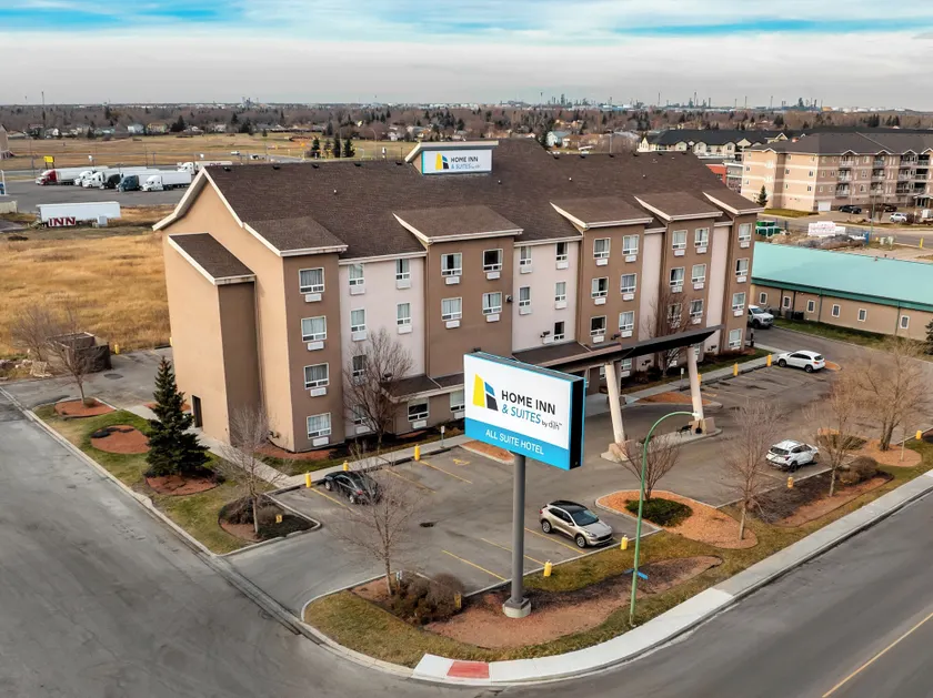 Home Inn & Suites Regina East - Image 1