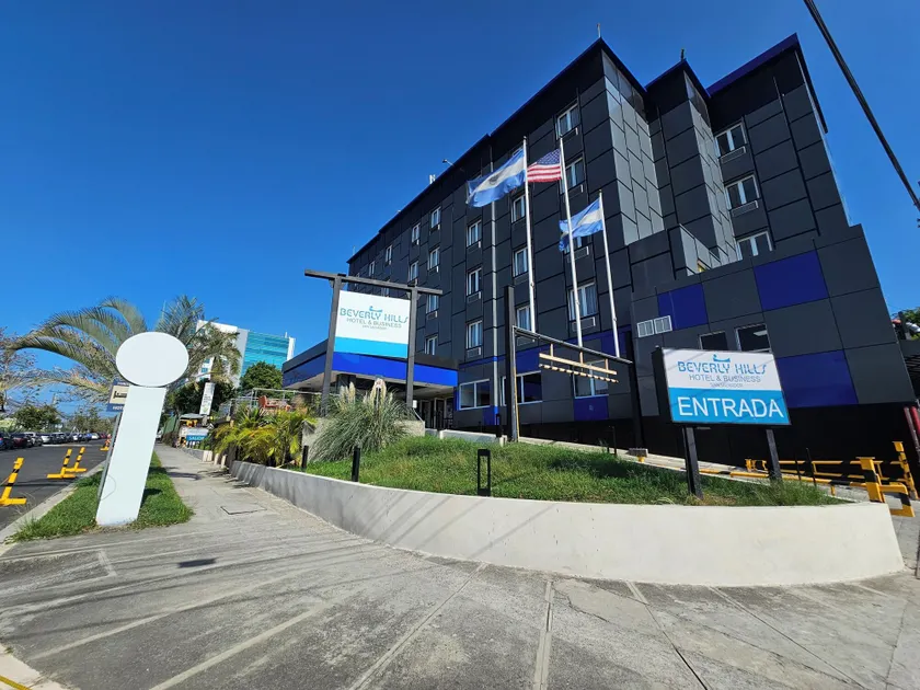 Beverly Hills: Hotel and Business - Image 1