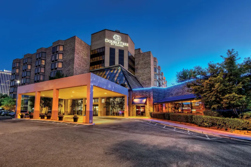 DoubleTree by Hilton Hotel Memphis - Image 1