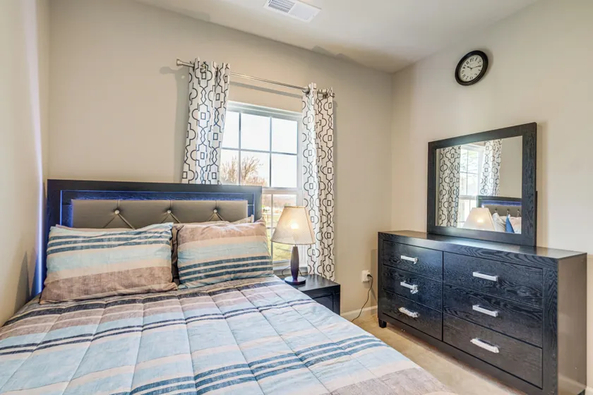 30 Mi to Downtown DC: Charming Dale City Townhome! - Interiör