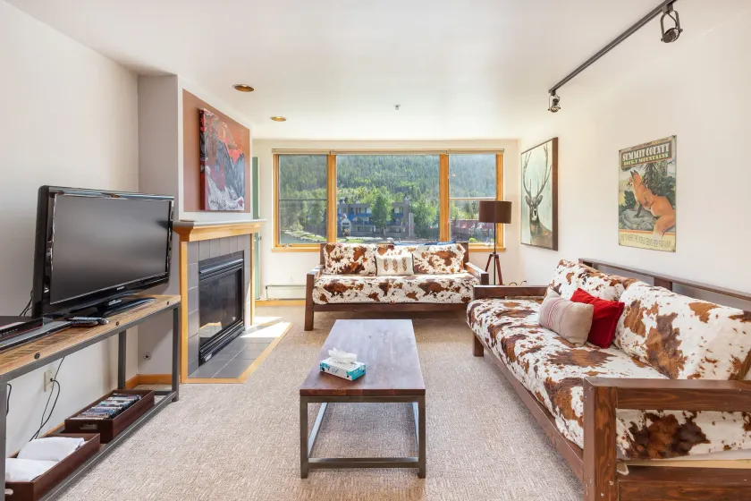 Lakeshore by Summit County Mountain Retreats - Image 1