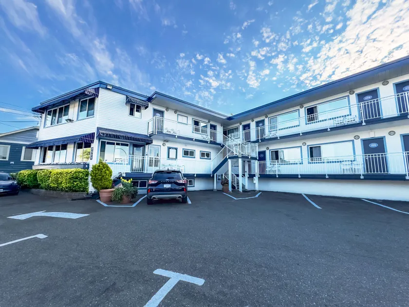Buccaneer Inn - Image 1