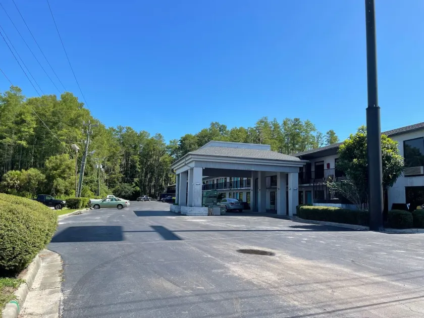 Guest Inn Lake City - Image 1