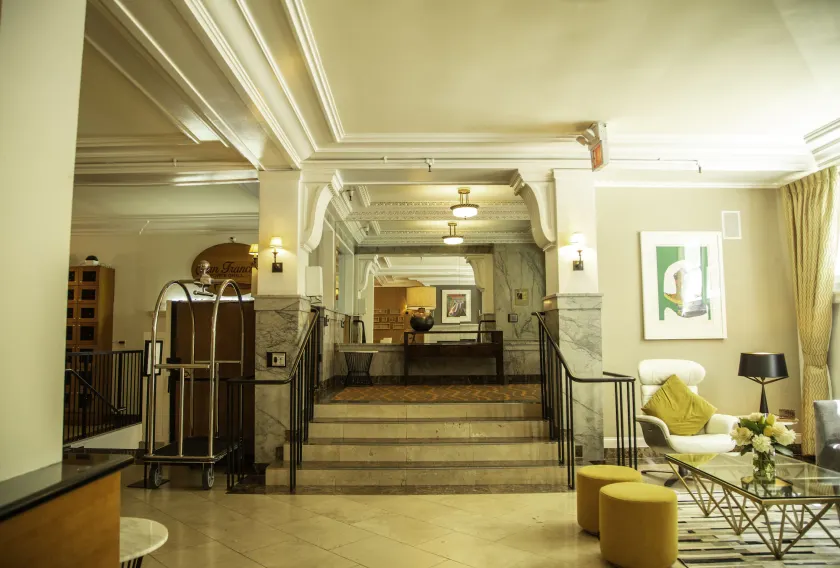 Executive Hotel Vintage Court - Image 1