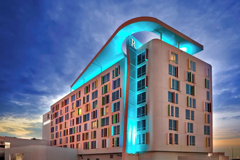 Renaissance Edmonton Airport Hotel - Image 1