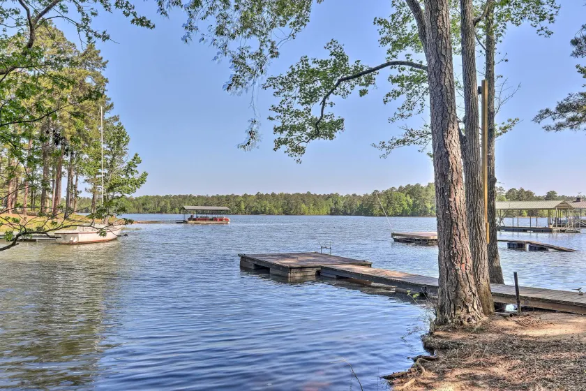 Quaint Tignall Cabin w/ Deck & Private Dock! - Image 1