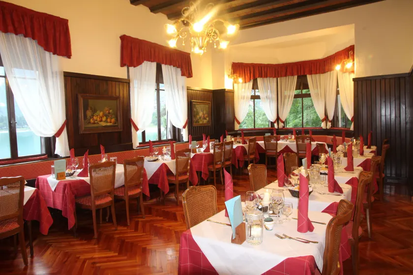 Lago Park Hotel - Image 1