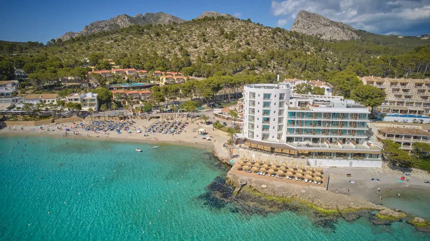 Universal Hotel Aquamarin - Image 1
