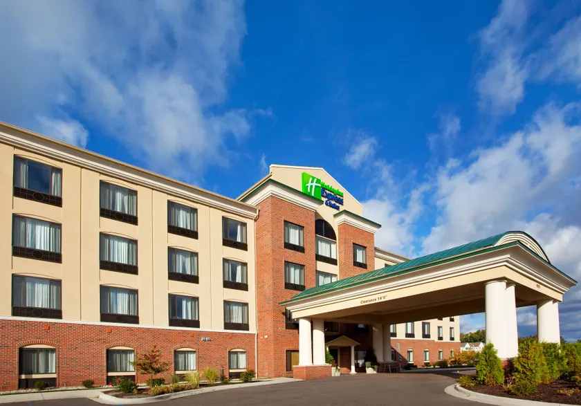 Holiday Inn Express Hotel & Suites Detroit-Utica by IHG - Image 1