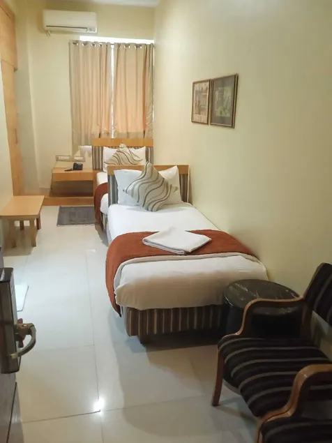Bentley Hotel Marine Drive - Image 1