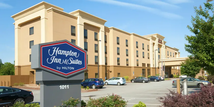 Hampton Inn & Suites Seneca-Clemson Area - Image 1