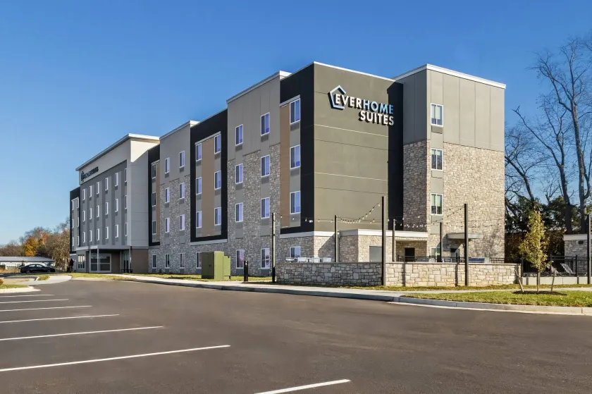 Everhome Suites Bowling Green by Choice Hotels - Image 1