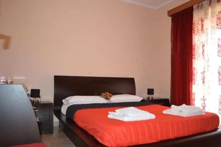 Angellinas Apartments - Image 1