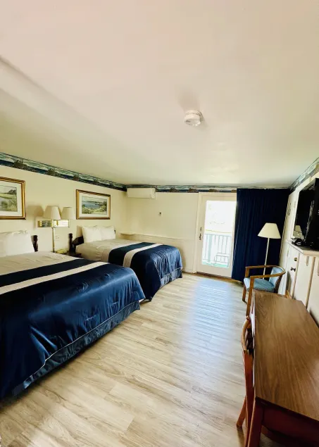 Green Harbor Waterfront Lodging - Image 1