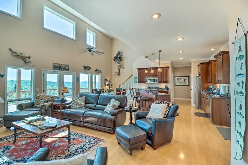 Bull Shoals Retreat w/ Panoramic River Views! - Image 1