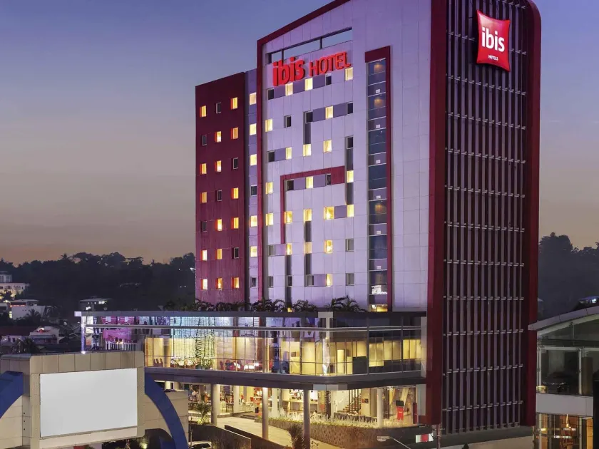 Ibis Manado City Center Boulevard - Image 1