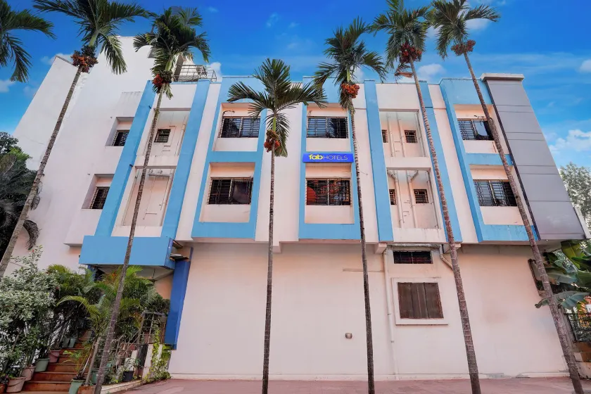 Via Paradise Stay Inn - Image 1
