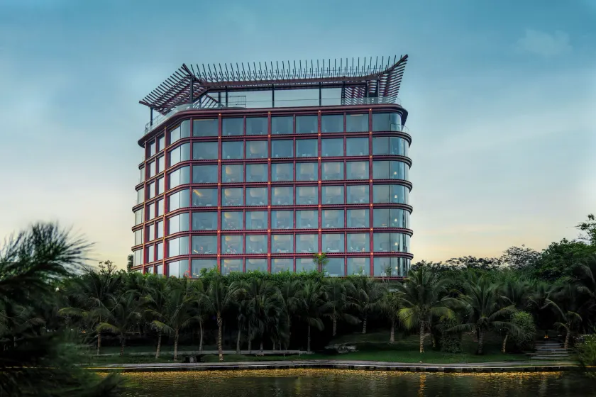 Dusit Le Palais Tu Hoa Hanoi - Image 1