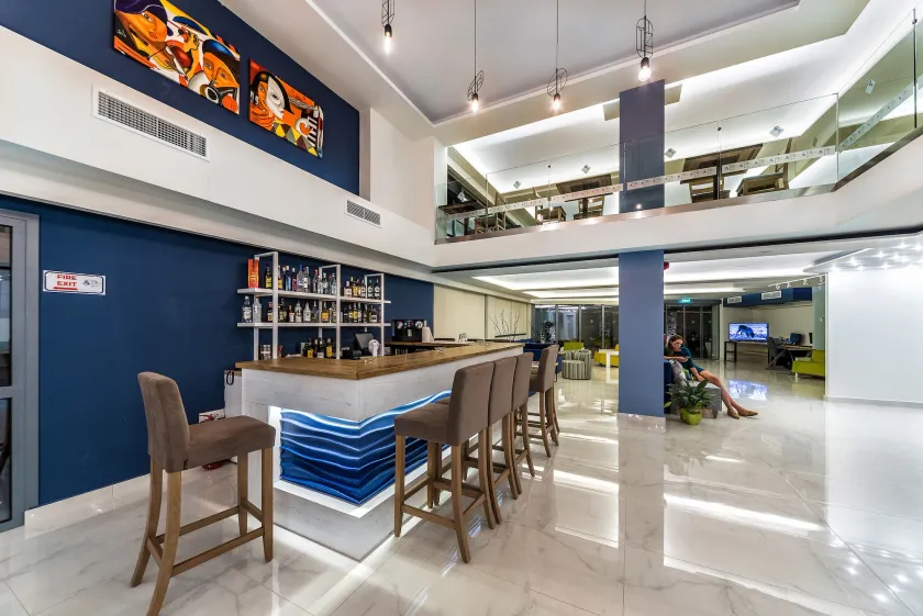 Pollis Hotel - Hall