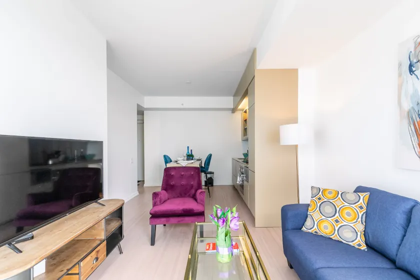 Executive Suite Entertainment District - Image 1