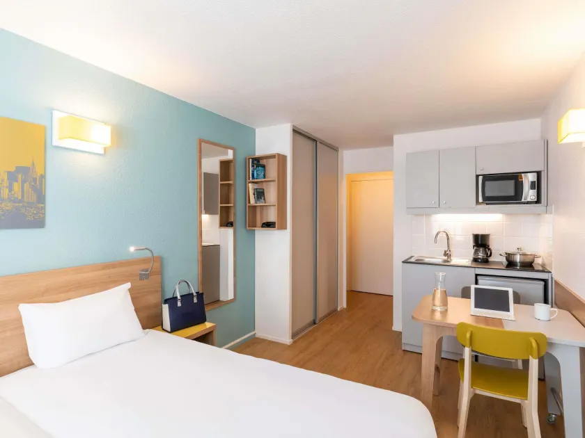 Aparthotel Adagio Access La Défense - Place Charras - Image 1
