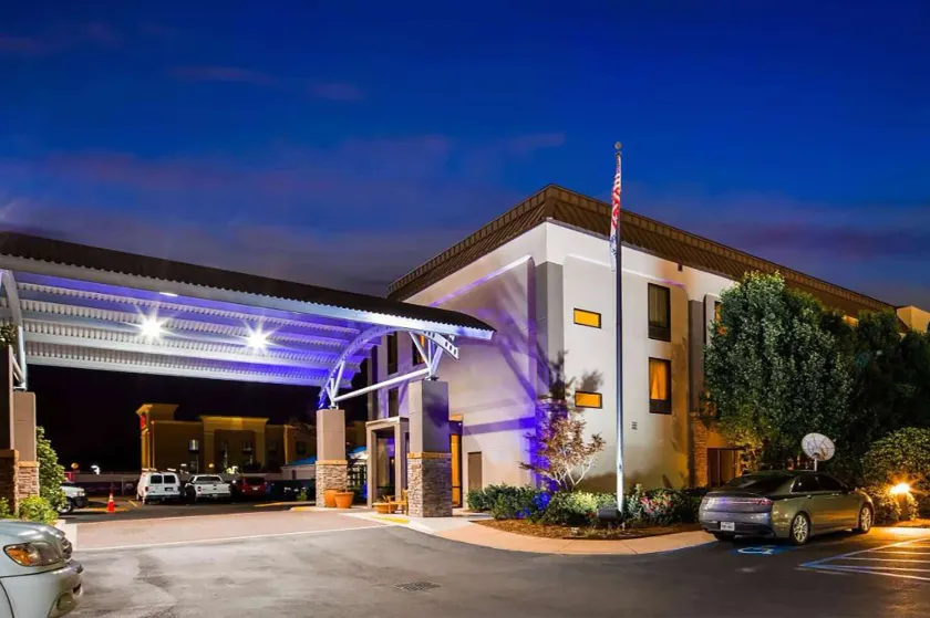 Days Inn by Wyndham Laurel MS - Image 1