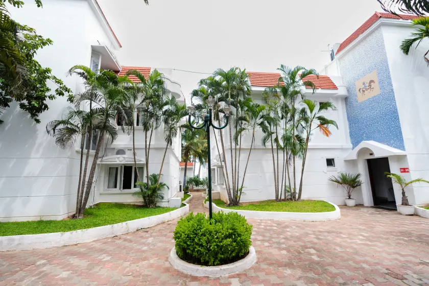 Shelter Beach Resort - Image 1