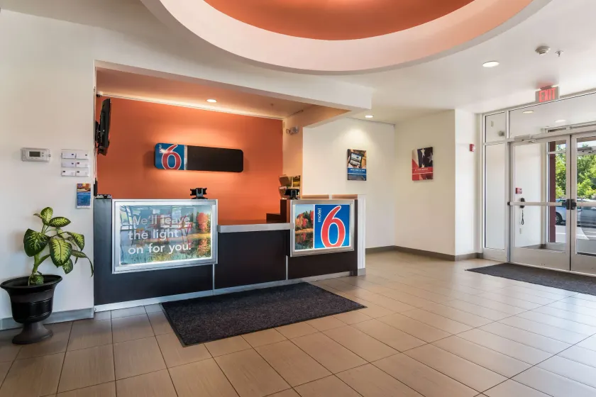 Motel 6 Wilkes Barre Arena - Hall