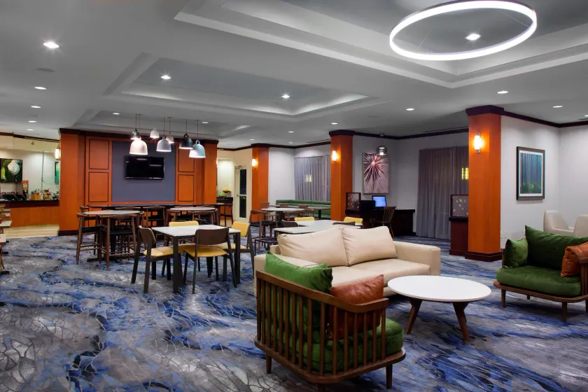 Fairfield Inn and Suites by Marriott Montgomery EastChase - Image 1
