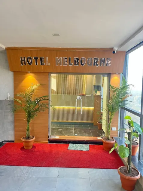 Hotel Melbourne - Image 1