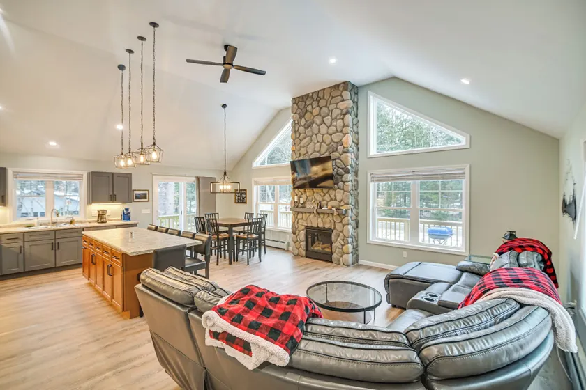 Ski, Swim, Kayak, Fish & Boat! Fam Bridgton Home - Image 1