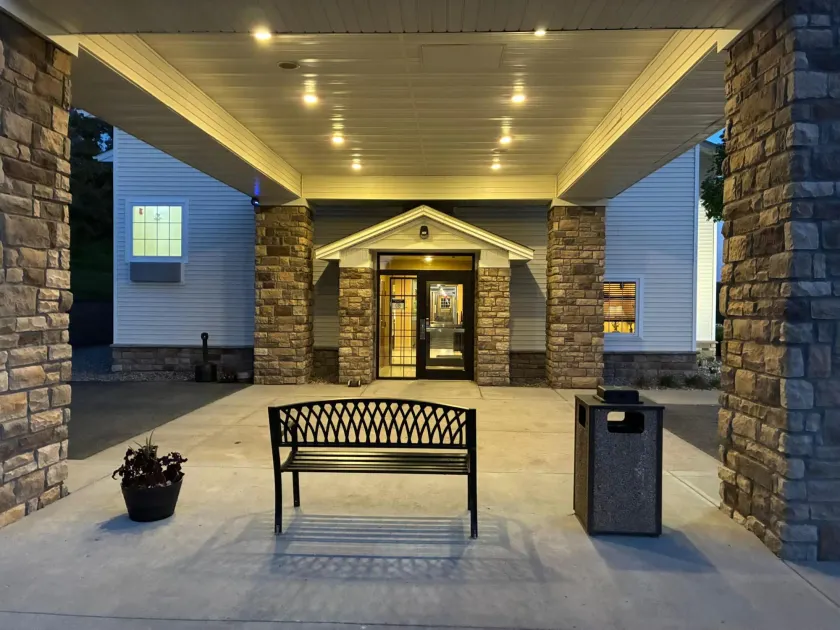 SureStay by Best Western Salem - Image 1