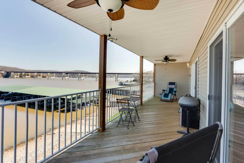 Lakefront Ozark Condo w/ Spacious Balcony! - Image 1