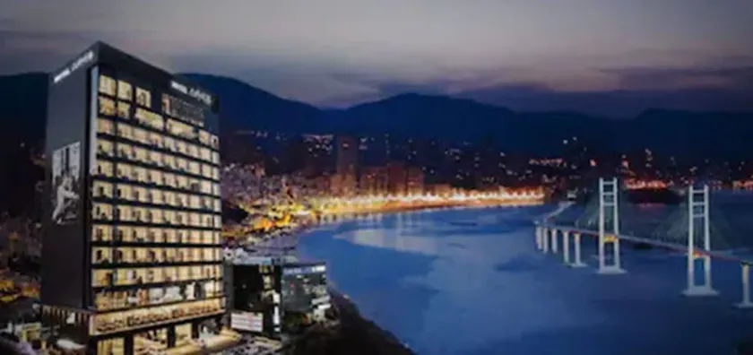 Sky View Hotel - Image 1