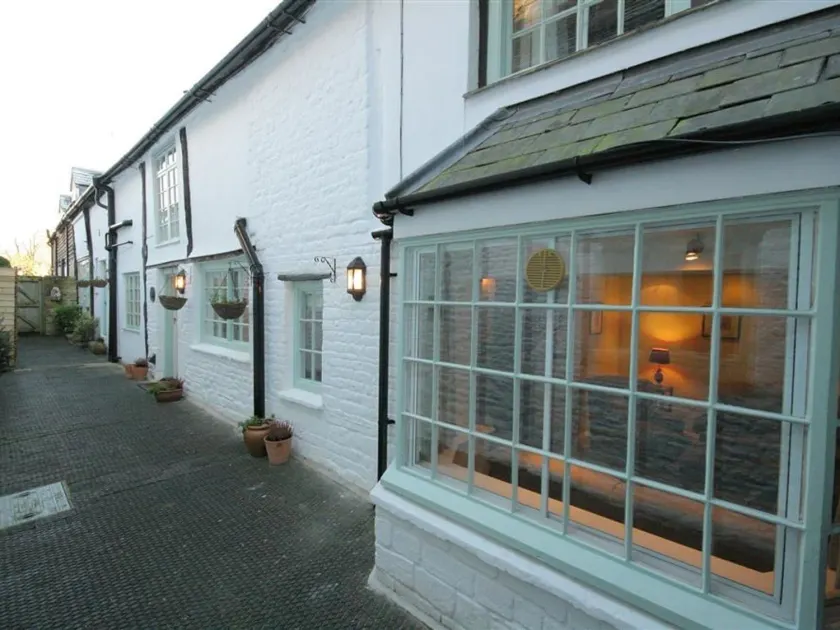 Butlers Cottage - Image 1