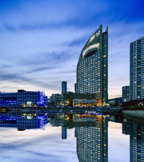 Bayshore Hotel Dalian - Image 1