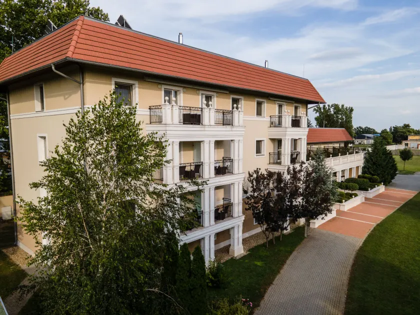 Arcanum Hotel - Image 1