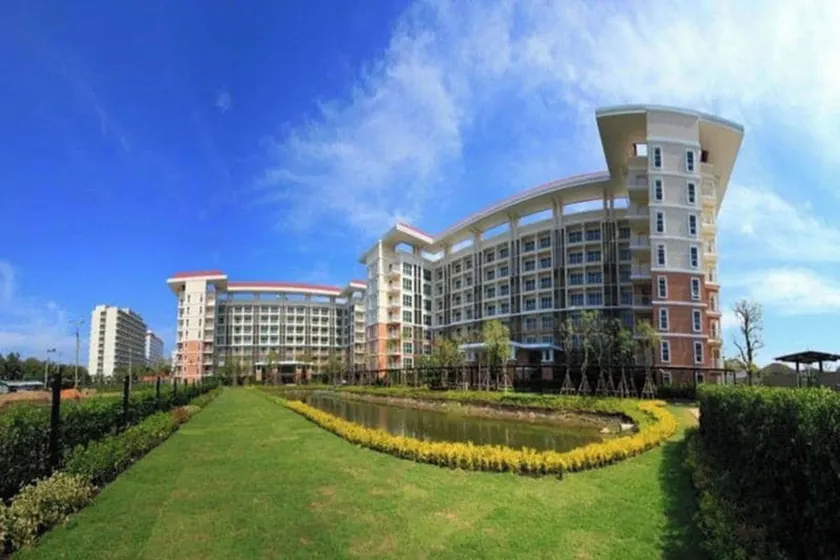 The Grow Hotel & Residence - Image 1