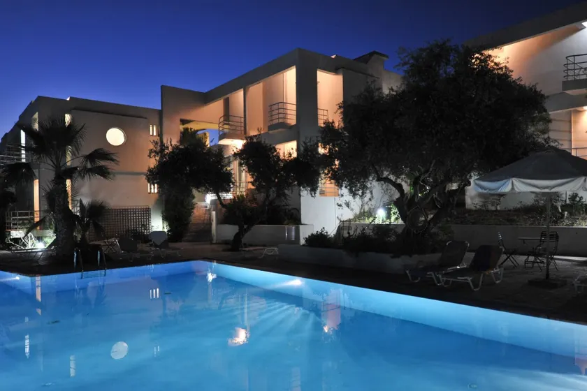 Rodon Hotel - Image 1