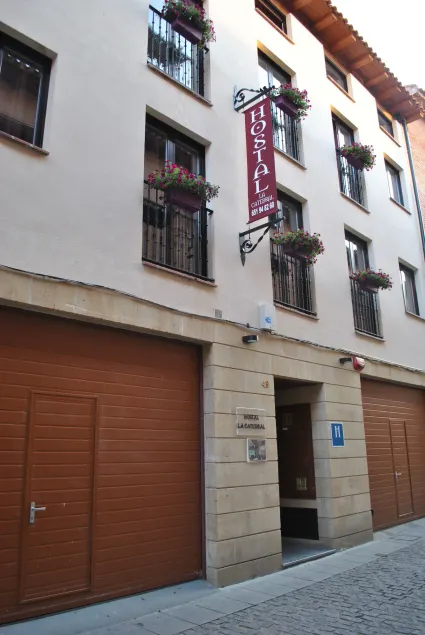 Hostal la Catedral - Image 1