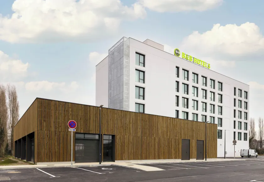 B&B HOTEL Cergy Saint-Christophe Gare - Image 1
