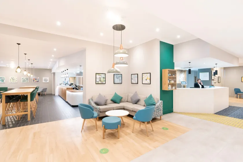 Holiday Inn Gloucester - Cheltenham by IHG - Lobby