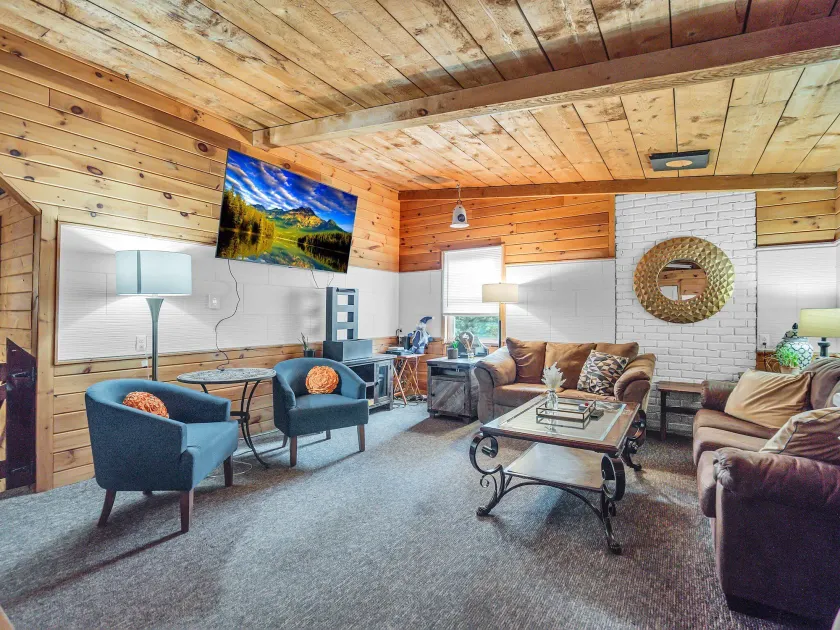 Timberline Lodge, Downtown Ellicottville - Near Ski Resort - Image 1