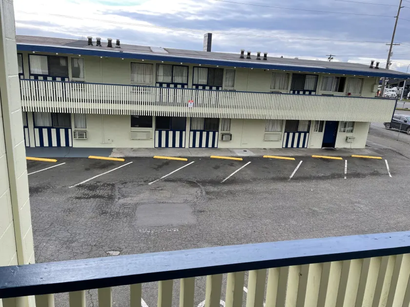 Royal A Motel - Image 1