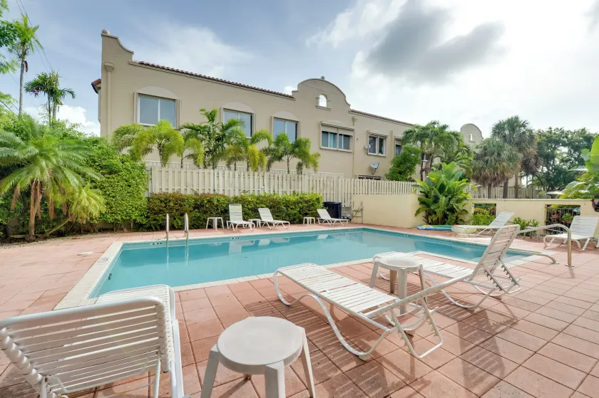 Ft Lauderdale Area Condo - Walk to Beach & Shops! - Image 1