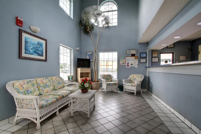Key West Inn - LaFayette - Lobby
