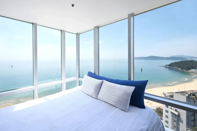 Kolon Seacloud Hotel - Image 1