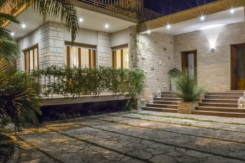 Villa Lazzari B&B Tra i due Mari - Image 1