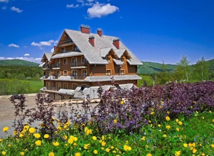 Hotel Carpatia Bieszczadzki Gościniec - Image 1