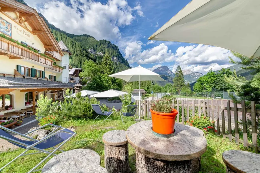 Pineta Pastry Hotel - Image 1